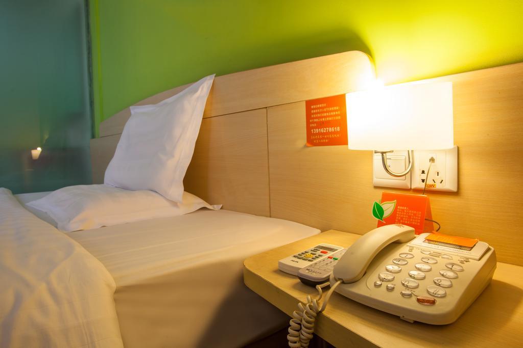 7Days Inn Xiamen Haicang Room photo